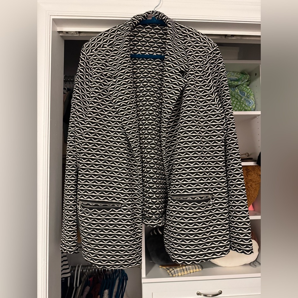 Roz & Ali blazer with shoulder pads attached (can be removed)